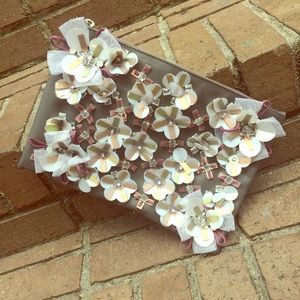 NEW UNUSED ASOS 3D Flower Clutch Cute Gray White NEW UNUSED ASOS 3D Flower Clutch Cute Gray White