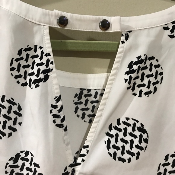 White & Black Pleione Cutout Top - Picture 3 of 6