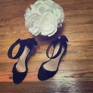Yoki medium heels black size 8 1/2
