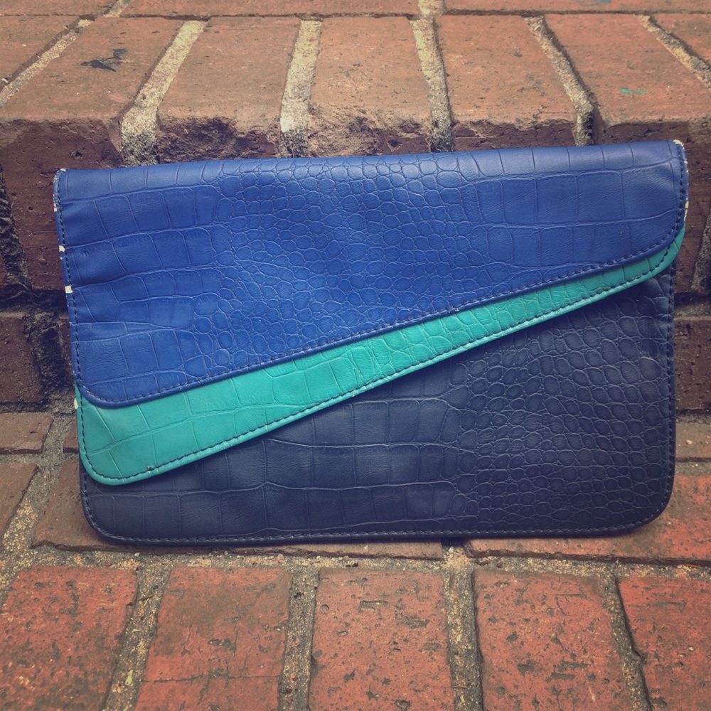 🐍 EXPRESS NAVY ROYAL SNAKESKIN LARGE CLUTCH CUTE