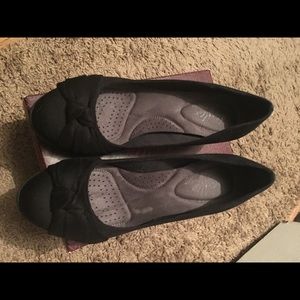 Back Suede Dress Shoes. Women's size 7W.