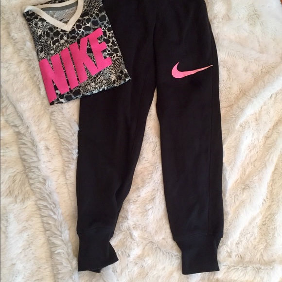 nike joggers small