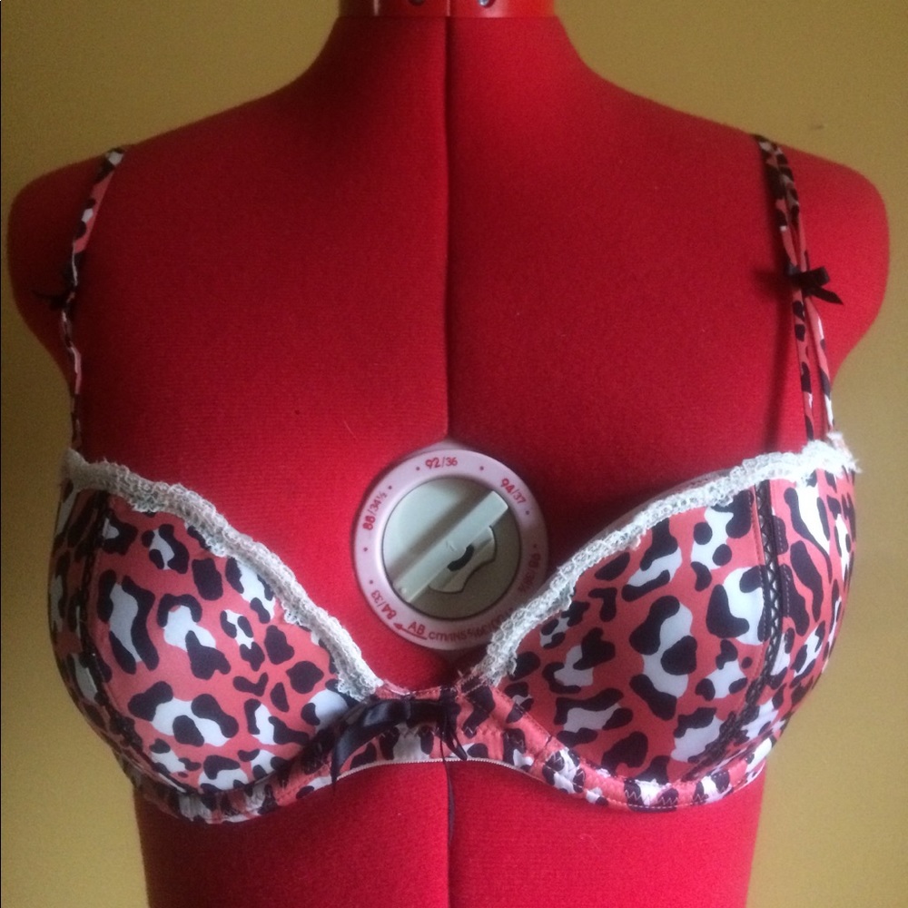 NWOT VS Sexy Little Things Set