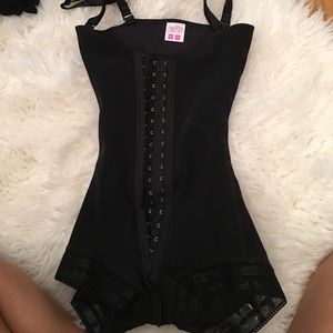 Botty shorts girdle (faja)