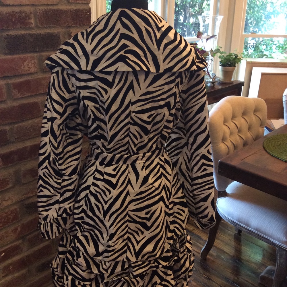 Coat - Picture 3 of 3