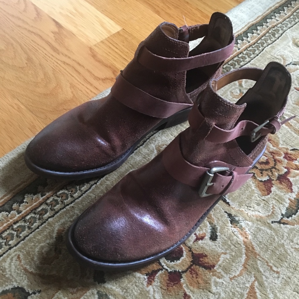 GORGEOUS Lucky Brand Booties- size 8