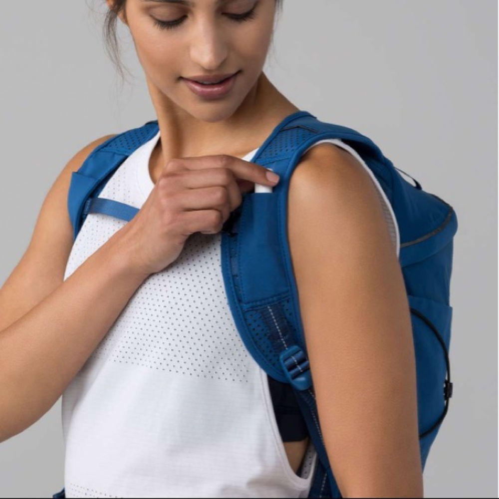 • Lululemon • Run All Day Backpack Royal Blue New - Picture 6 of 8
