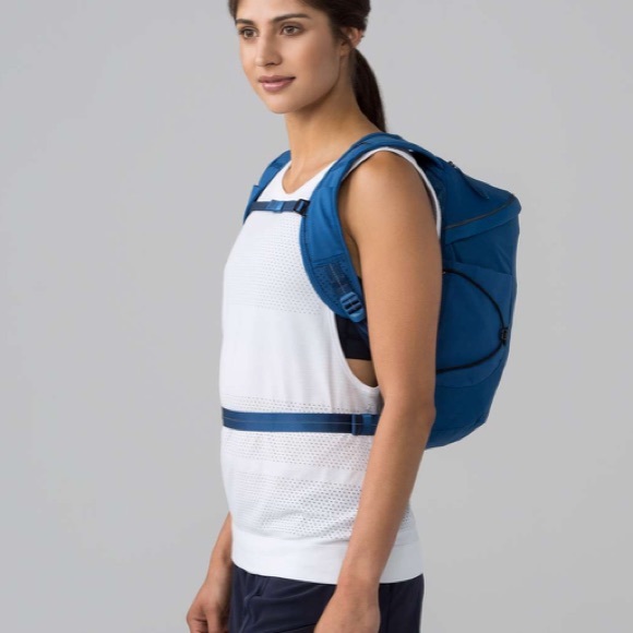 • Lululemon • Run All Day Backpack Royal Blue New - Picture 3 of 8