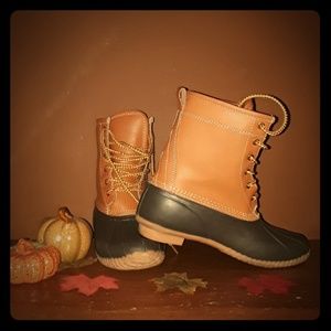Ankle high snow boots