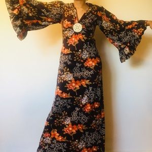bell sleeve 70s dress