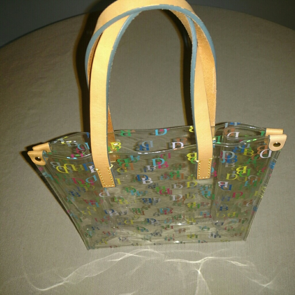 *SOLD* Dooney and Bourke Shopper