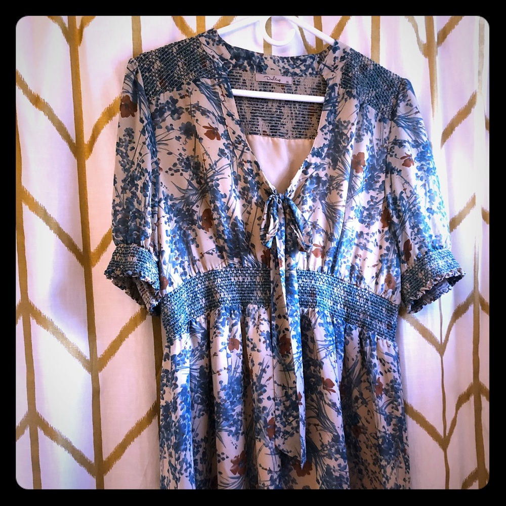 Plus size vintage look dress.