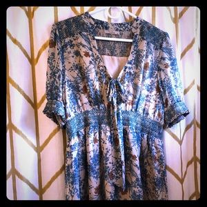 Plus size vintage look dress.