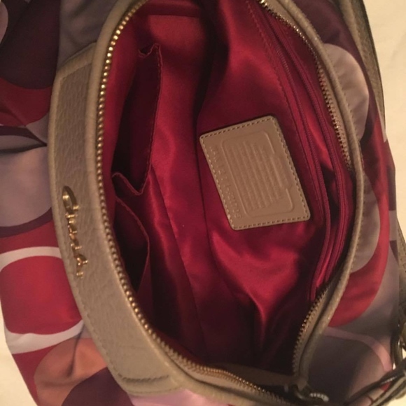 COACH ASHLEY SCARF PRINT HOBO, GOOD PRE-OWNED COND - Picture 4 of 5