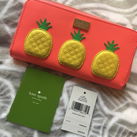 kate spade Handbags - ✨ FLASH SALE ✨ Kate Spade Wallet!