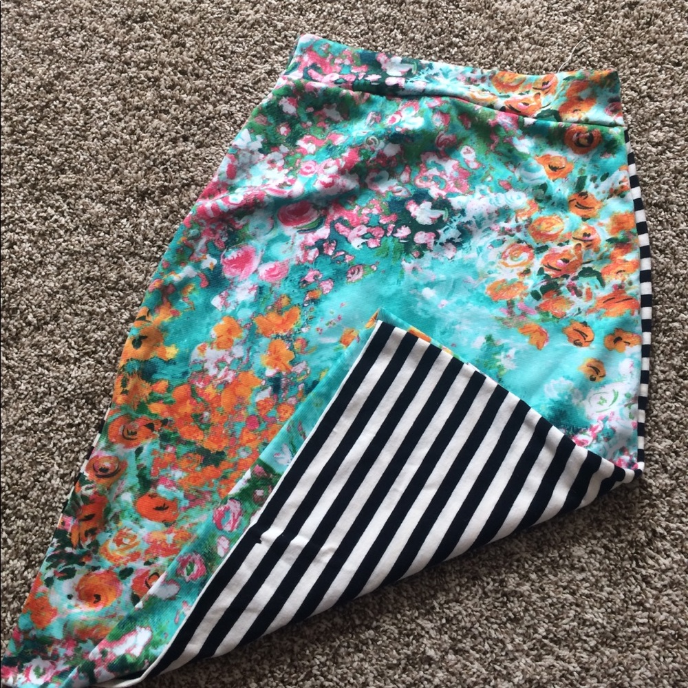 Reversible block knit skirt.