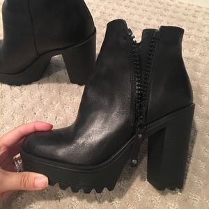Steve Madden Platform Bootie