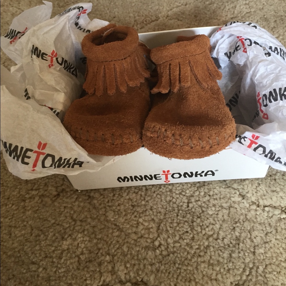 Minnetonka baby size 1 bootie