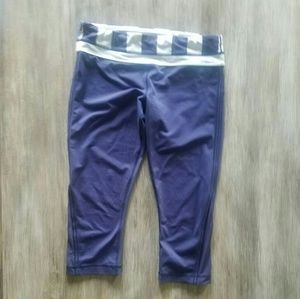 Lululemon blue crops