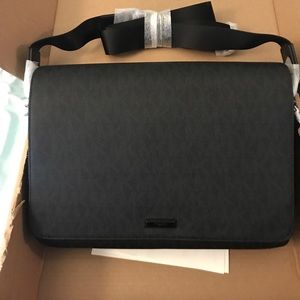 Michael Kors Black Jet Set Messanger