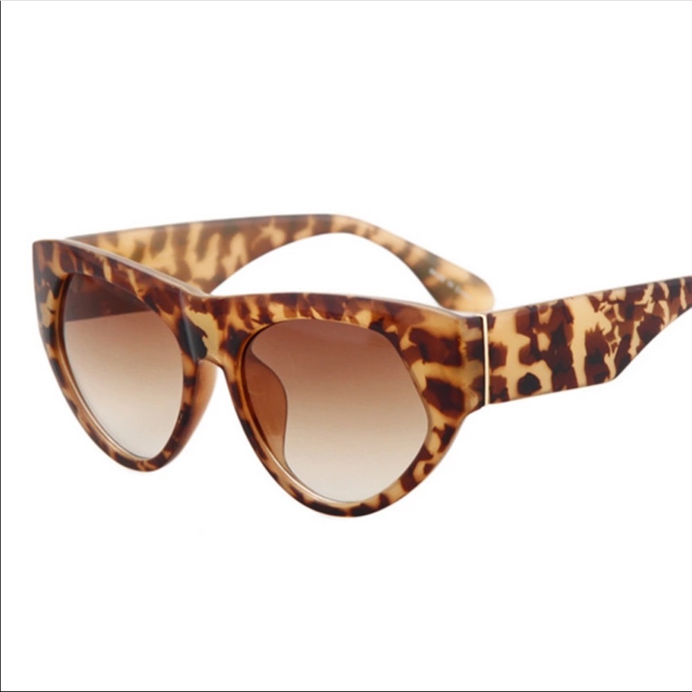 Stunning animal print vintage sun glasses