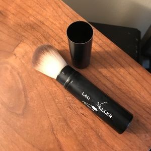 Laura Geller powder brush