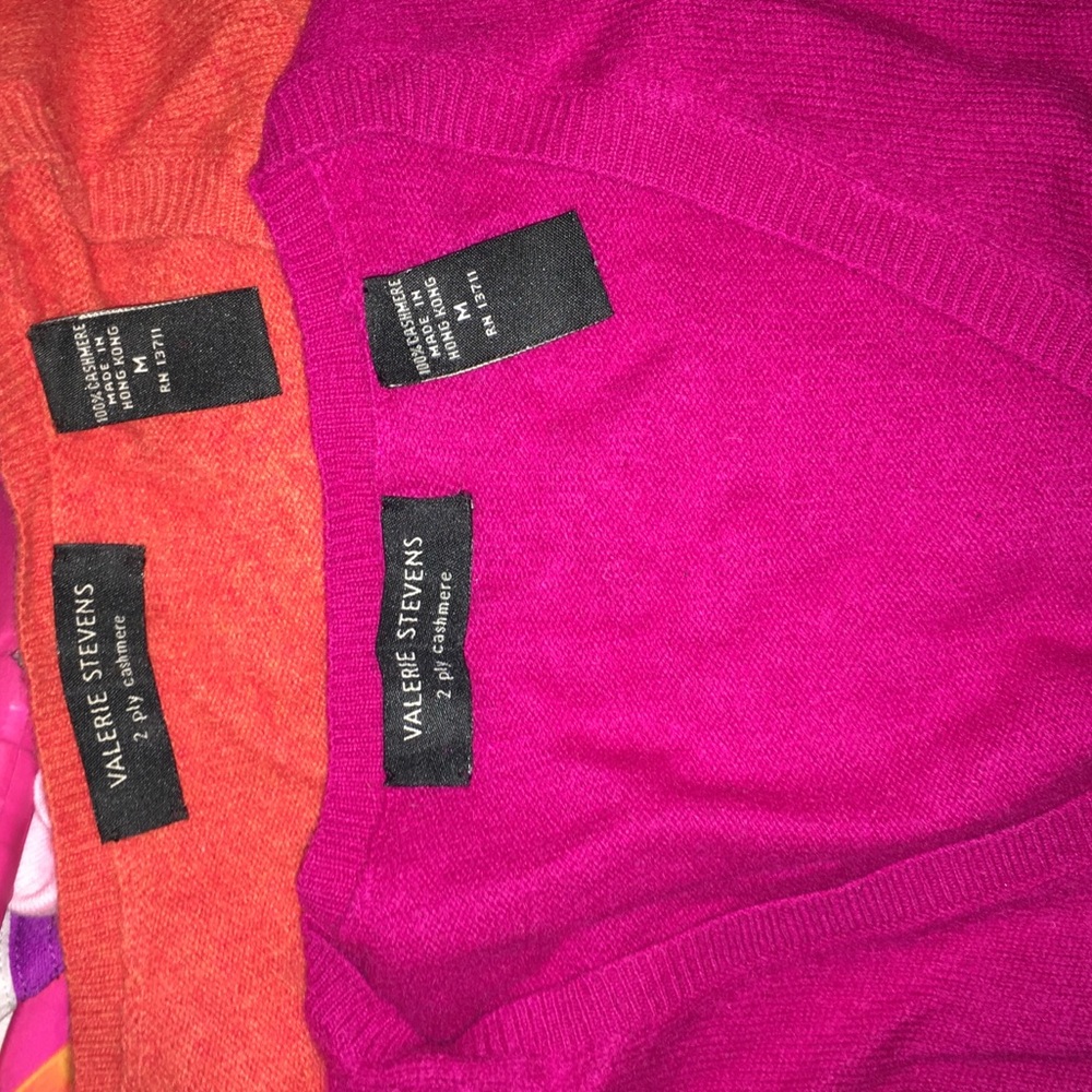 Beautiful V-neck 100% cashmere sweaters!