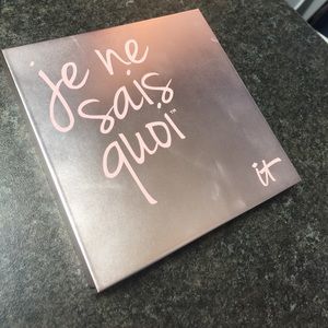 It cosmetics je ne sais quoi palette
