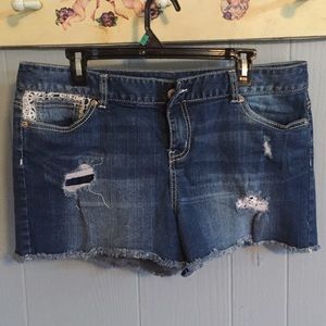 MAURICES DISTRESSED DENIM SHORTS