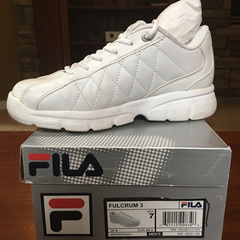 Fila Sneakers White Mens 7 /Women’s 9 Like New