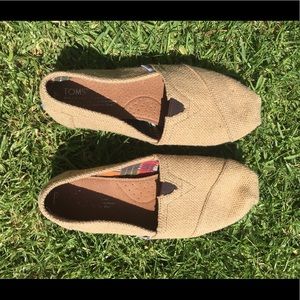 Size 7.5 Tom’s shoes in like new condition.