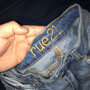 Rue 21 Jean Capris