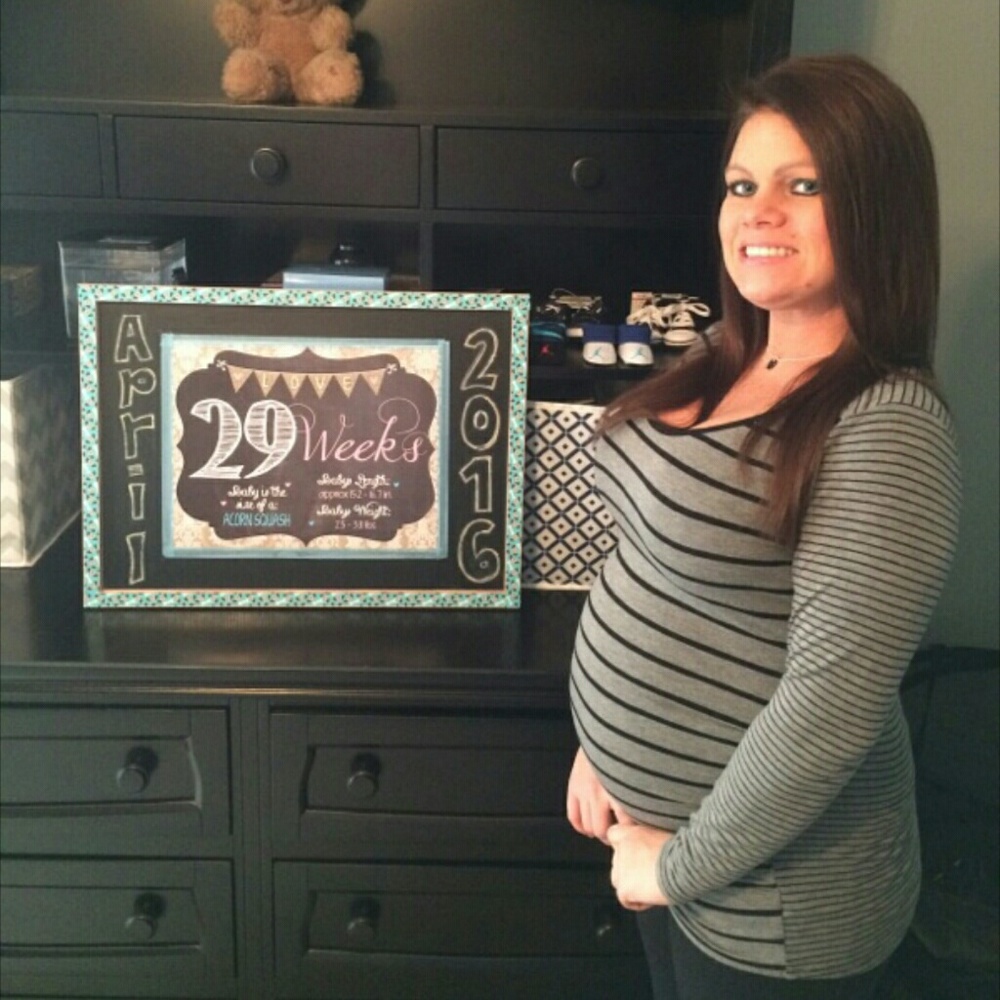 Motherhood maternity top by Jessica simpson