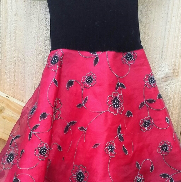 gorgeous dress (size 18mo) - Picture 5 of 6