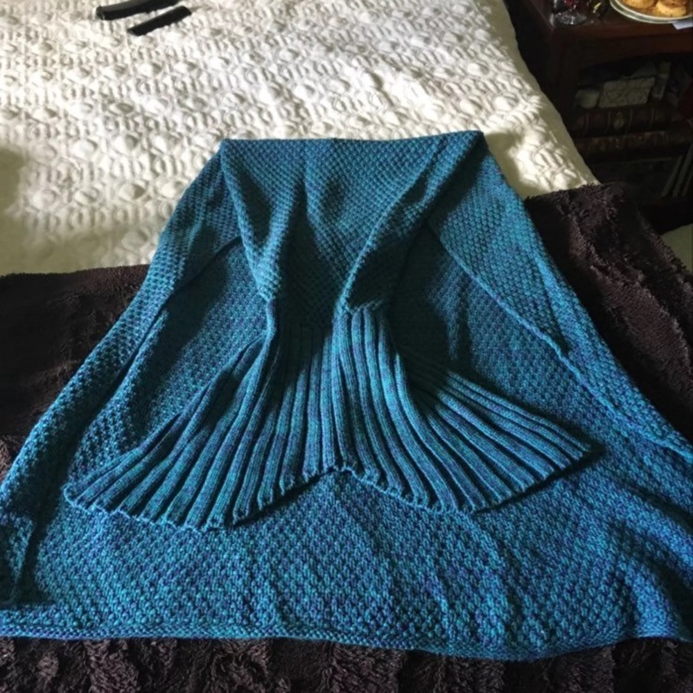 Laughcat mermaid blanket