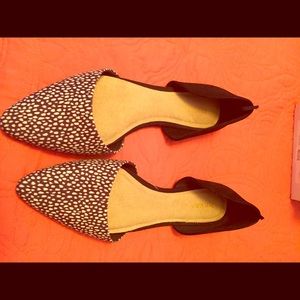 Pointy toe flats