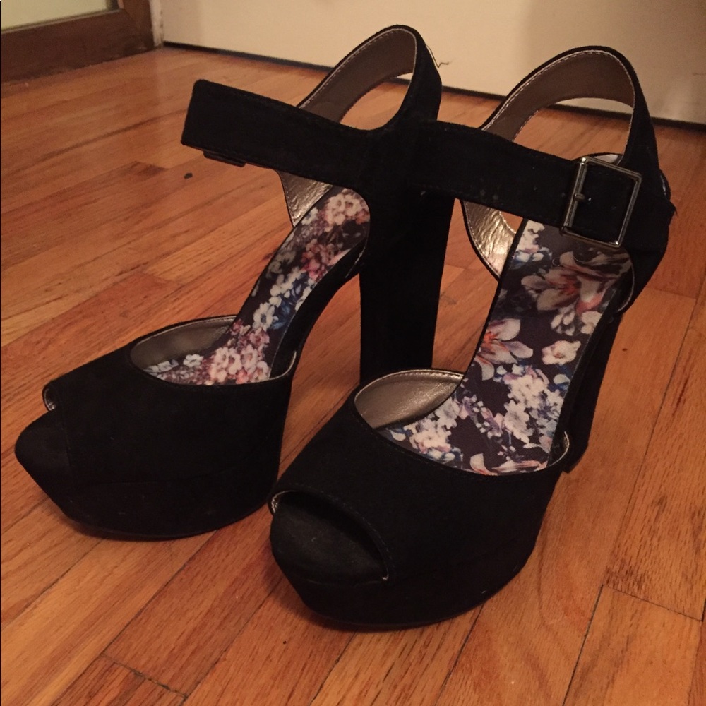 Chunky black heels