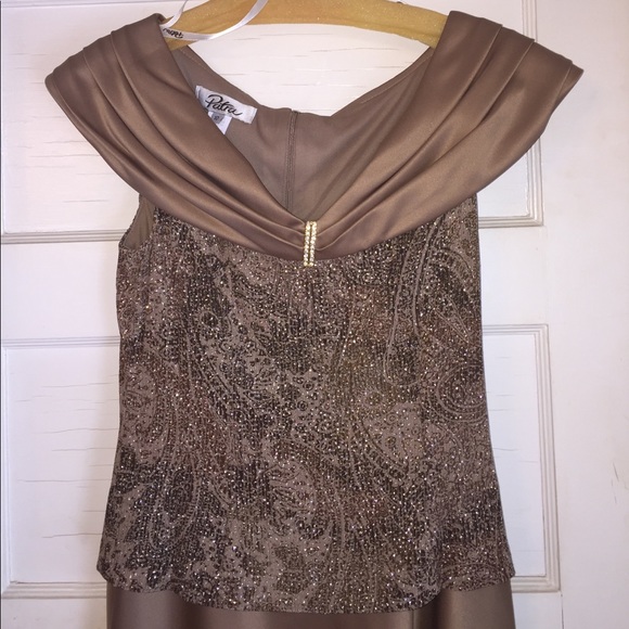 Gold metallic formal dress - Picture 3 of 4