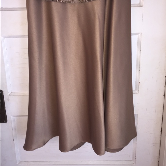 Gold metallic formal dress - Picture 4 of 4