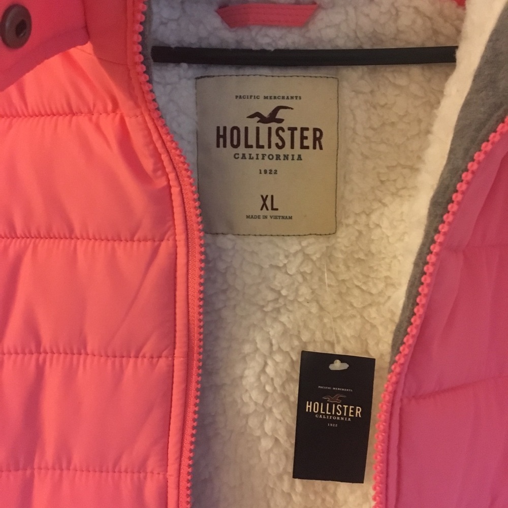 Women’s Hollister vest