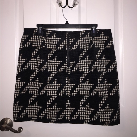 Cotton Houndstooth Skirt - Picture 3 of 4