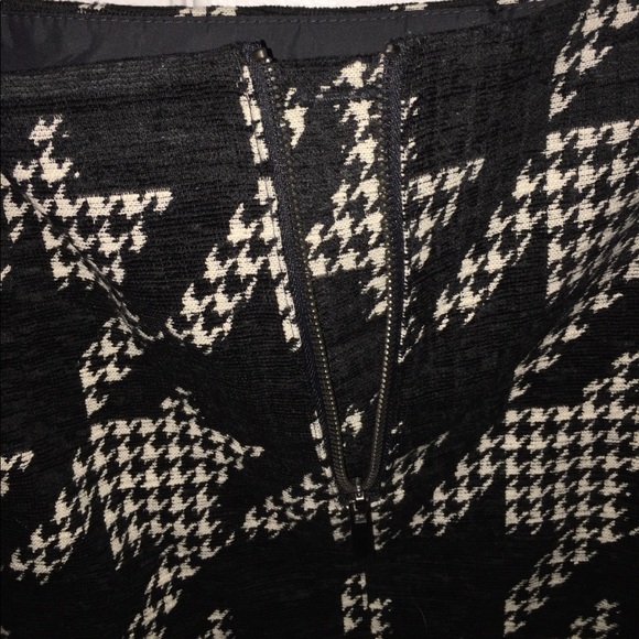 Cotton Houndstooth Skirt - Picture 4 of 4