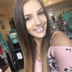 Meet your Posher, Dominique