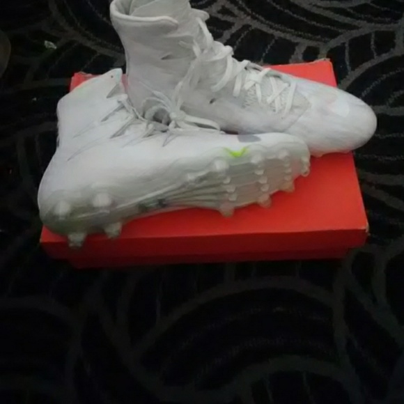 Under armor white cleats - Picture 1 of 4