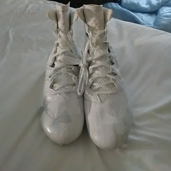 Under armor white cleats - Picture 3 of 4