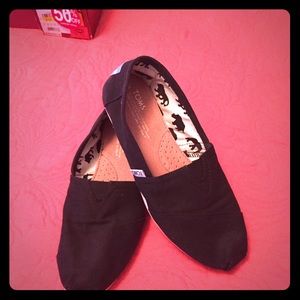 Black canvas toms