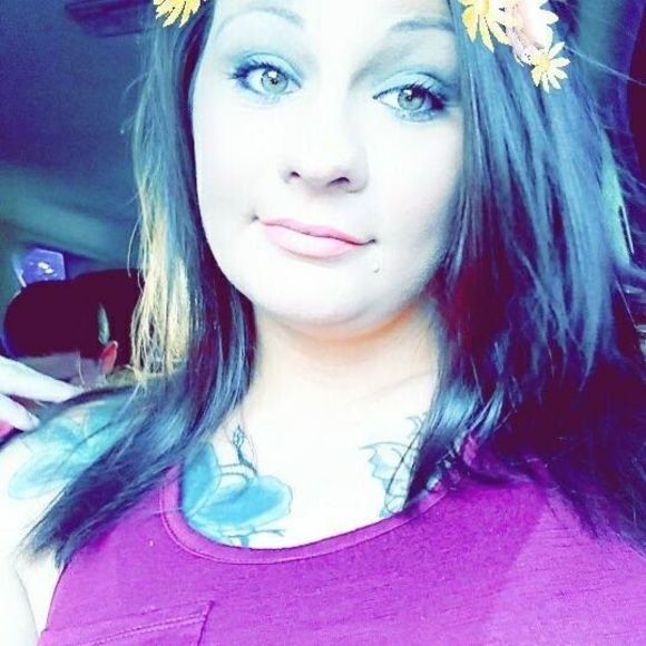 Meet your Posher, Hannah - Picture 1 of 1