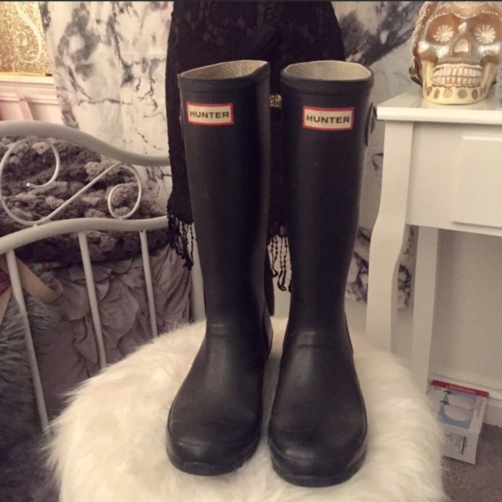 Navy hunter boots