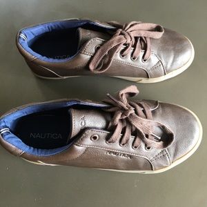 Boy's size 5 brown shoes
