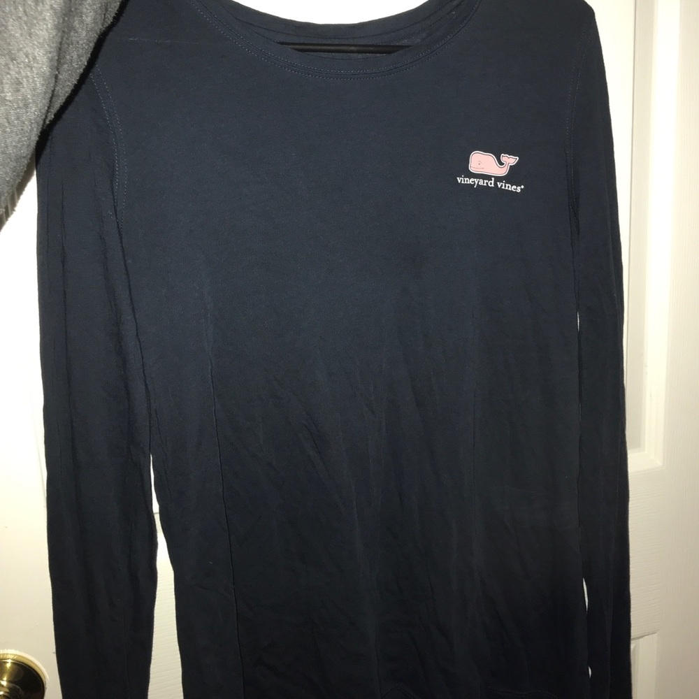Navy and pink vineyard vines barely worn